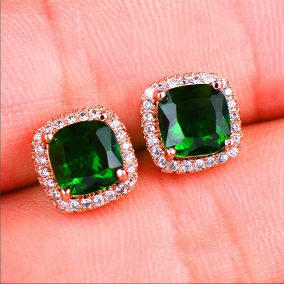 New Women’s Rose Gold Plated Beautiful Zircon Stud Earrings - Picture 2 of 4